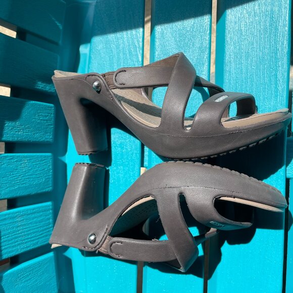 Crocs Cyprus IV Sandals Size 7, Brown Strappy, Heel. - Picture 7 of 7